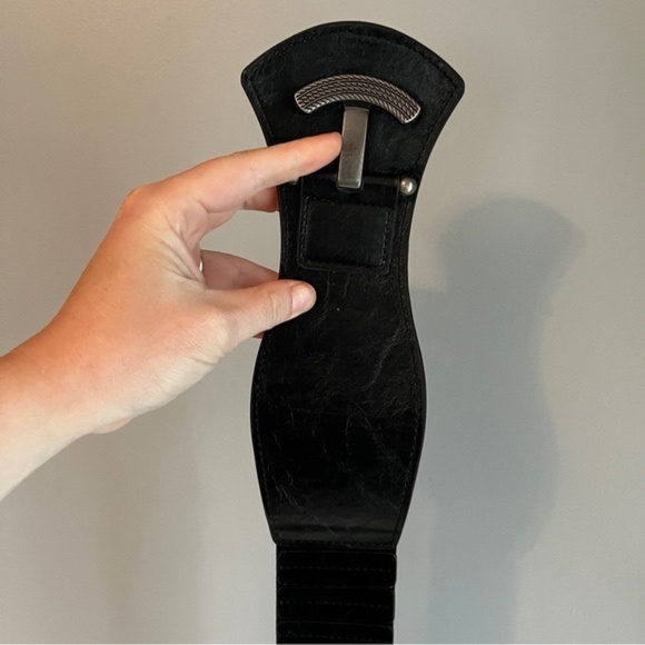 Western Style Belt With Clasp Black Elastic In Back - Picture 4 of 8